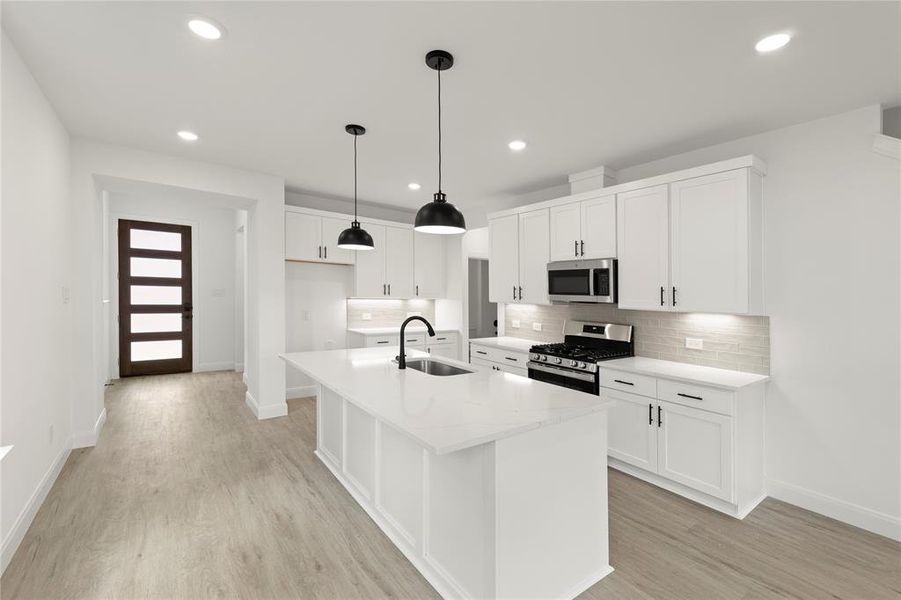 Furnished interior view inside a new home in Creekside, Royse City (Image 9). Furnished interior view inside a new home in Creekside, Royse City (Image 9).