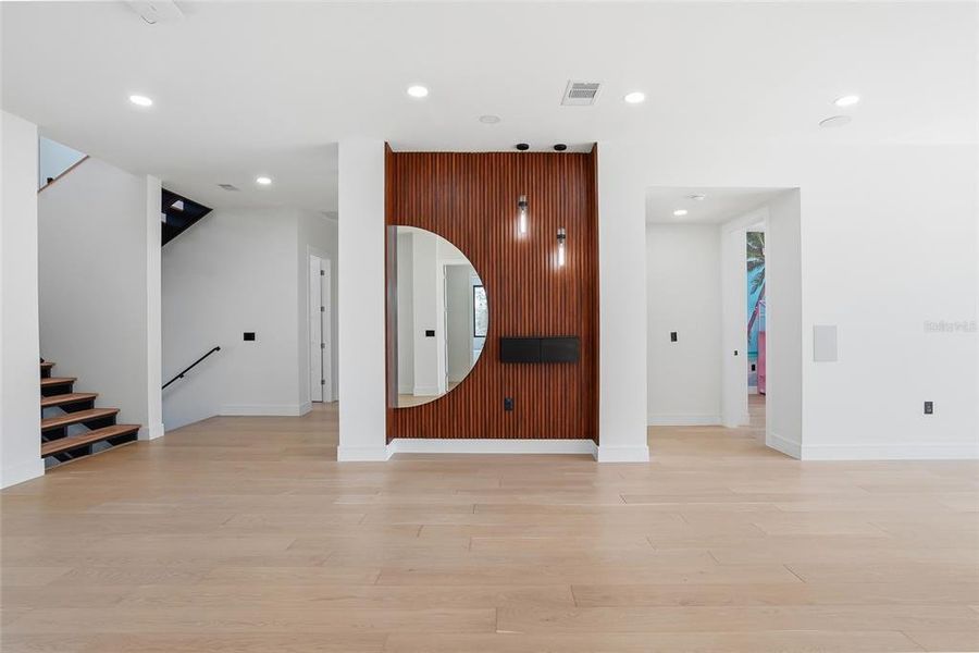 Spacious, unfurnished interior of a new home in , Tampa (Image 72).
