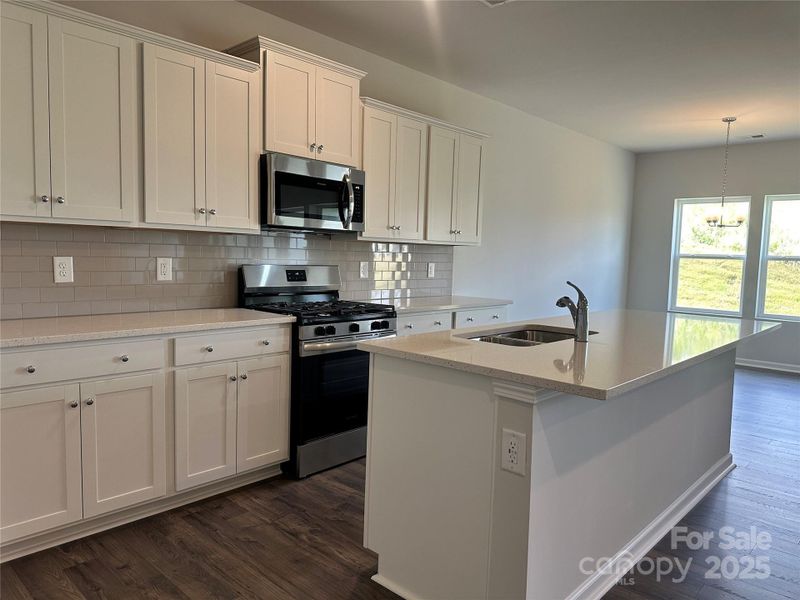 Kitchen/Granite Counters