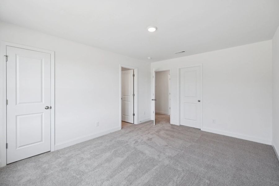 Spacious, unfurnished interior of a new home in Willow Landing, Mount Juliet (Image 37).