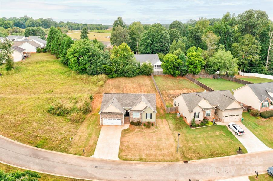 Image 33 of a home in .