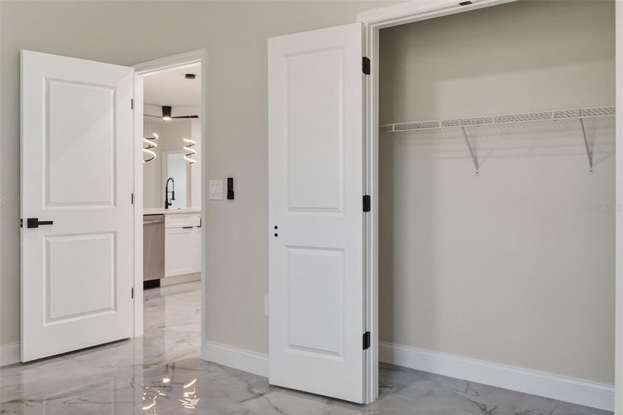 Spacious, unfurnished interior of a new home in , Ocala (Image 18).