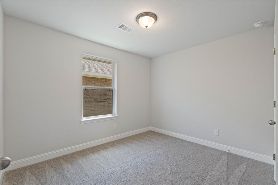 Spacious, unfurnished interior of a new home in Grand Oaks Reserve, Cleveland (Image 22).