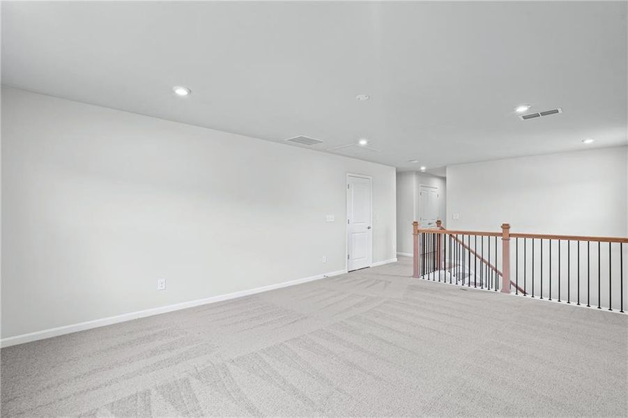 Spacious, unfurnished interior of a new home in Haverhill Estates, Dacula (Image 9).