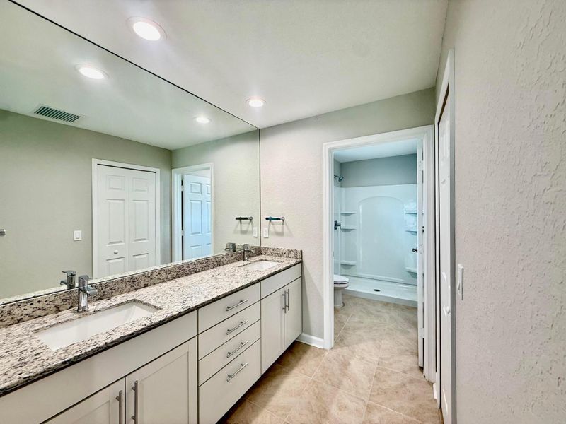 Double Sink & Granite Countertop
