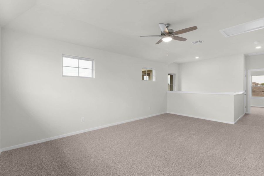Spacious, unfurnished interior of a new home in University Heights, Round Rock (Image 19).