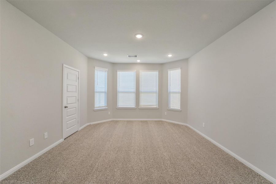 Spacious, unfurnished interior of a new home in Anderson Lakes, Houston (Image 34).