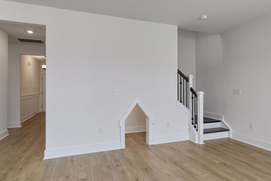 Spacious, unfurnished interior of a new home in Arcadia, Myrtle Beach (Image 37).