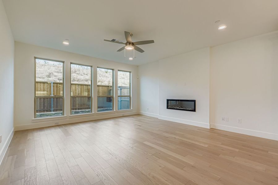 3525 Kings Court - Living Area