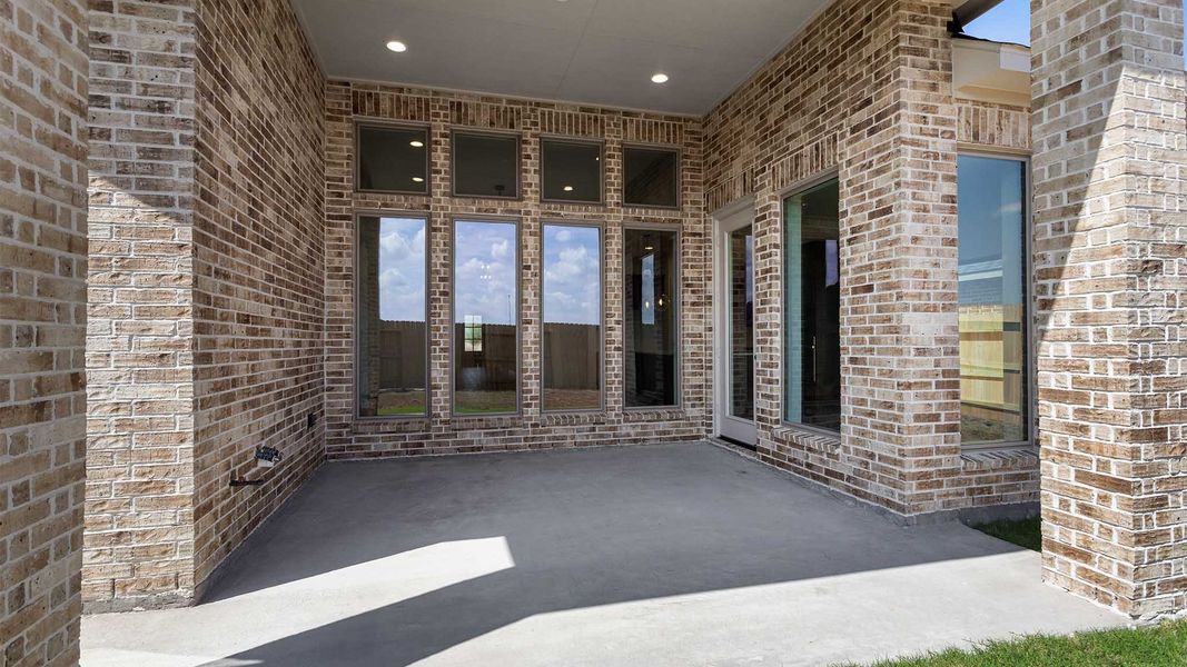 Exterior details and patio area of a home in StoneCreek Estates, Richmond (Image 4).