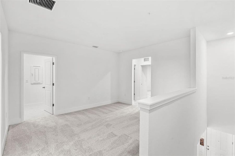 Spacious, unfurnished interior of a new home in Magnolia Reserve, Ocoee (Image 20). Spacious, unfurnished interior of a new home in Magnolia Reserve, Ocoee (Image 20).