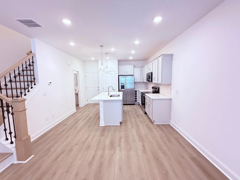 Dining Area & Kitchen