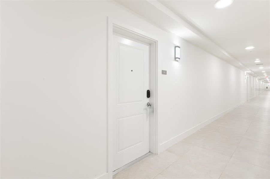 Spacious, unfurnished interior of a new home in , Orlando (Image 25).