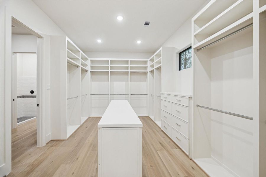 Spacious, unfurnished interior of a new home in , Montgomery (Image 31).