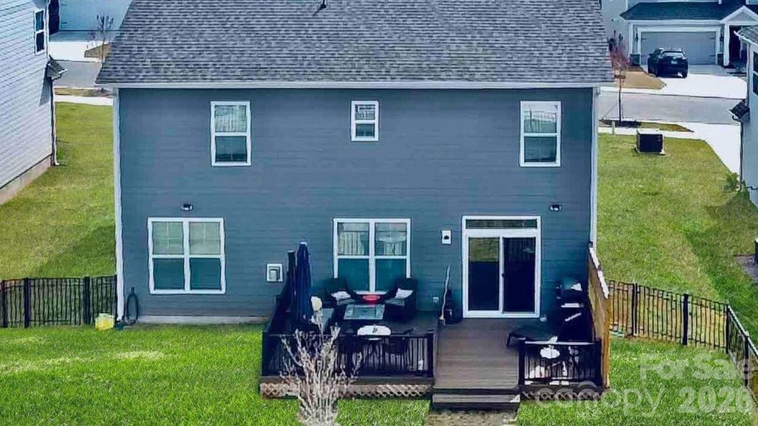 Exterior details and patio area of a home in Falls Cove, Troutman (Image 22).