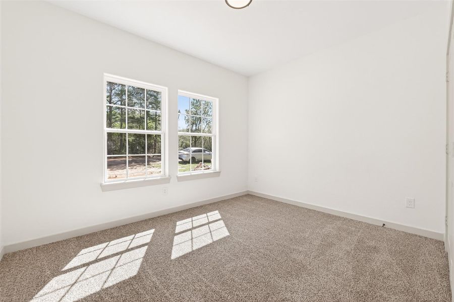 Spacious, unfurnished interior of a new home in , Hempstead (Image 27).