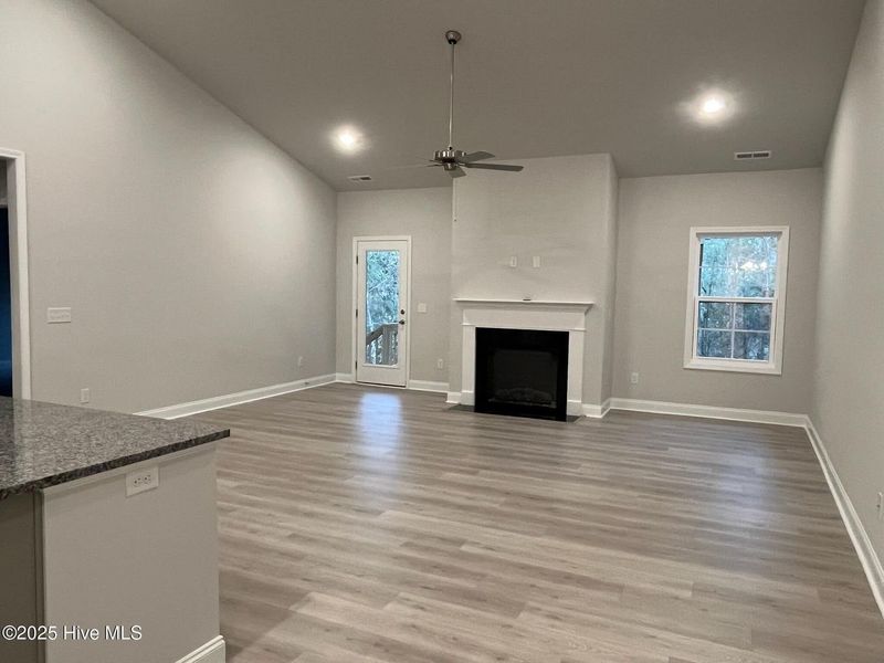 Spacious, unfurnished interior of a new home in Palmetto Creek, Bolivia (Image 20).