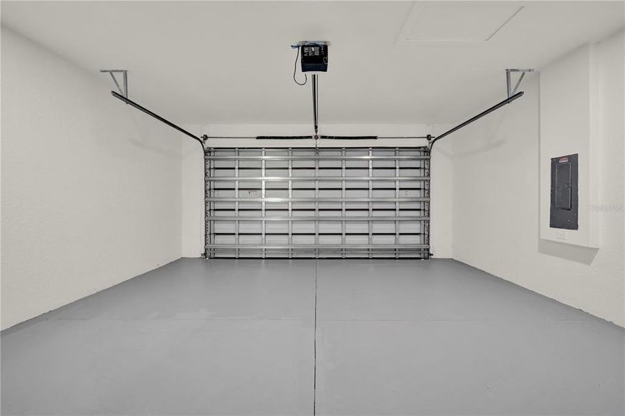 Spacious, unfurnished interior of a new home in , Port Charlotte (Image 38).