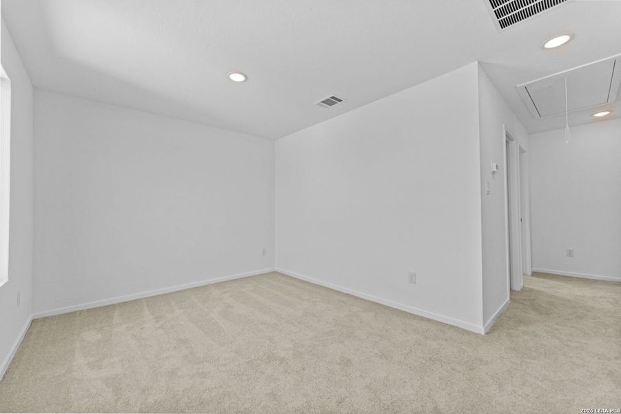 Spacious, unfurnished interior of a new home in Guadalupe Ridge, New Braunfels (Image 27). Spacious, unfurnished interior of a new home in Guadalupe Ridge, New Braunfels (Image 27).
