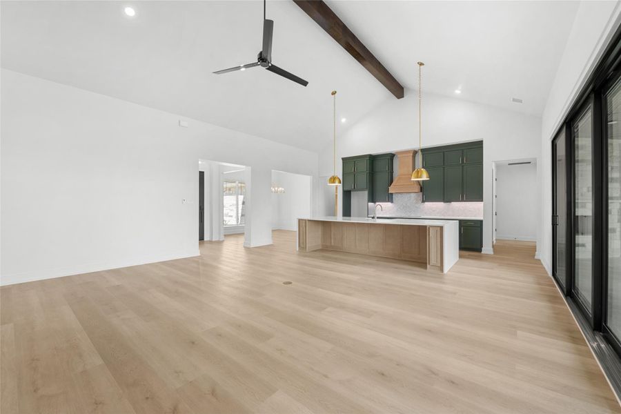 Spacious, unfurnished interior of a new home in King Oaks, Salado (Image 14). Spacious, unfurnished interior of a new home in King Oaks, Salado (Image 14).