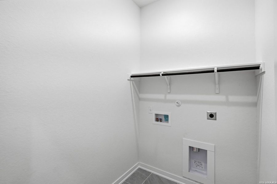 Spacious, unfurnished interior of a new home in The Crossvine, Schertz (Image 20).