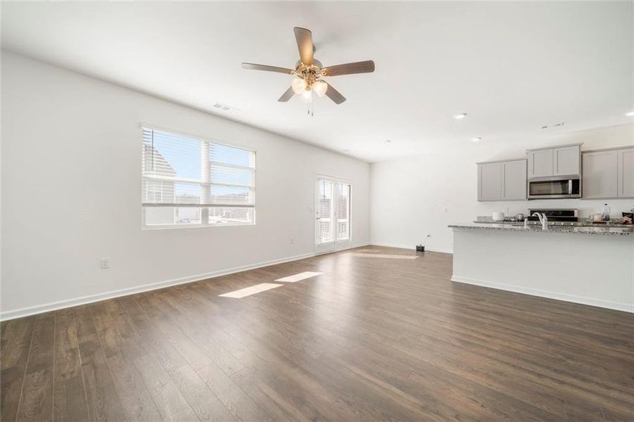 Spacious, unfurnished interior of a new home in Brooks Village, Dacula (Image 19).