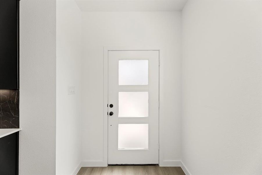 04. 2557 Lost Maples - Entry