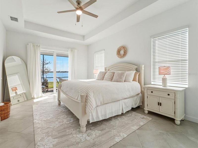 Furnished interior view inside a new home in , Englewood (Image 41).