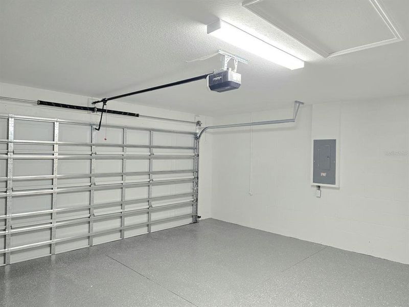 Spacious, unfurnished interior of a new home in , Port Charlotte (Image 29).