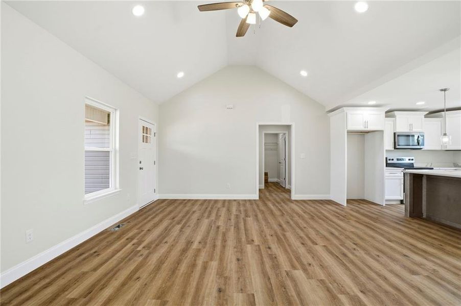 Spacious, unfurnished interior of a new home in , Eton (Image 34).