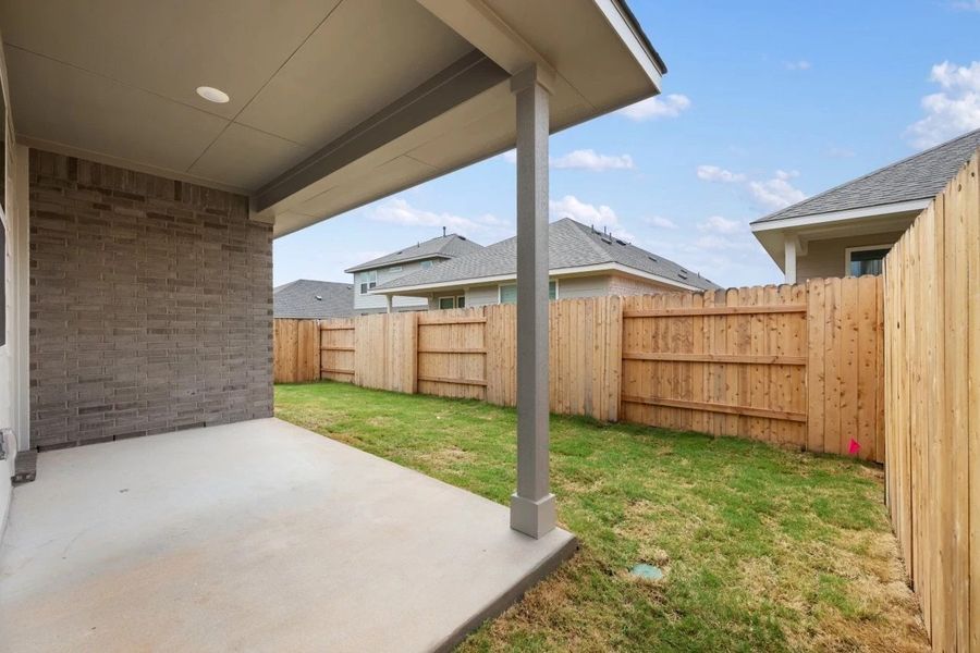 Exterior details and patio area of a home in La Cima, San Marcos (Image 3).