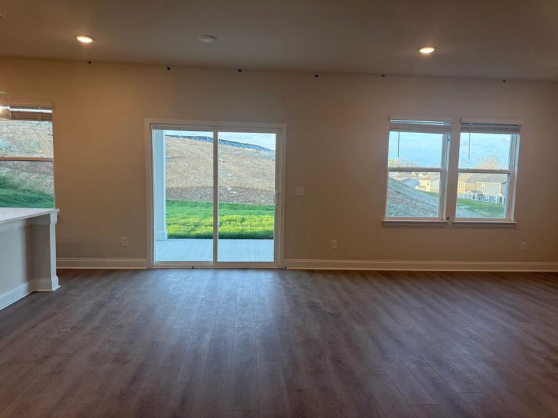 Spacious, unfurnished interior of a new home in Cades Bluff, Lebanon (Image 14).