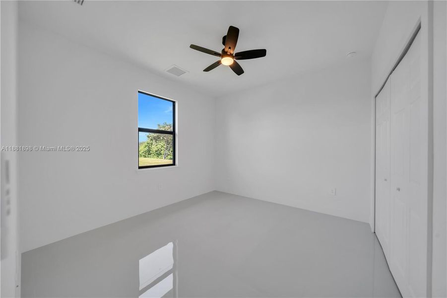 Spacious, unfurnished interior of a new home in , Lehigh Acres (Image 14).