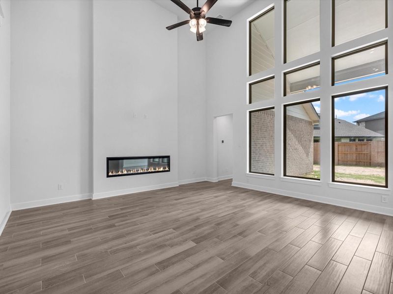 Representative image. Features, specifications, selections and colors may vary. Representative image. Features, specifications, selections and colors may vary.