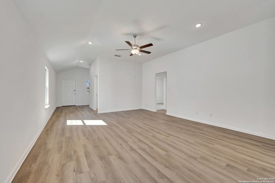Spacious, unfurnished interior of a new home in Park Place, New Braunfels (Image 19). Spacious, unfurnished interior of a new home in Park Place, New Braunfels (Image 19).