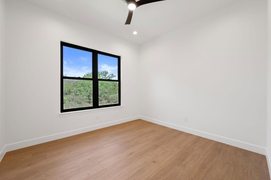 Spacious, unfurnished interior of a new home in , Horseshoe Bay (Image 34).