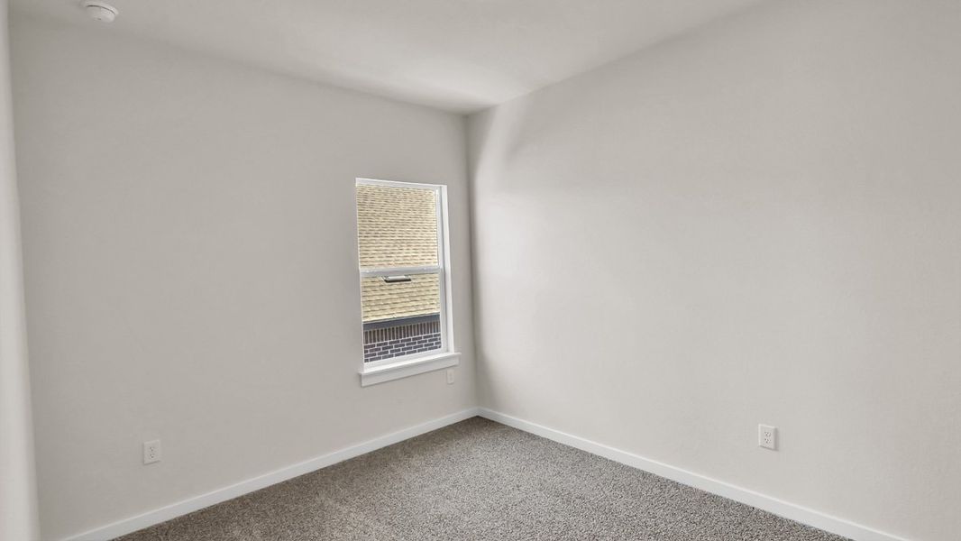 Spacious, unfurnished interior of a new home in Rosenbusch Ranch, Leander (Image 28).