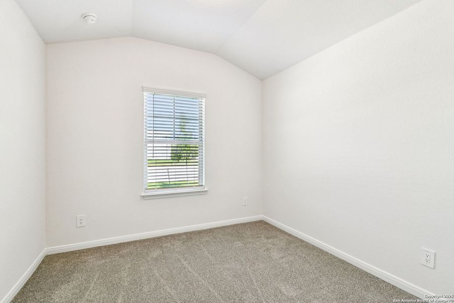 Spacious, unfurnished interior of a new home in Catalina, Converse (Image 20).