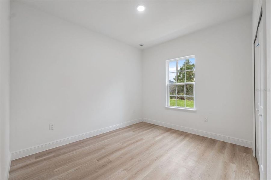 Spacious, unfurnished interior of a new home in , Ocala (Image 20).