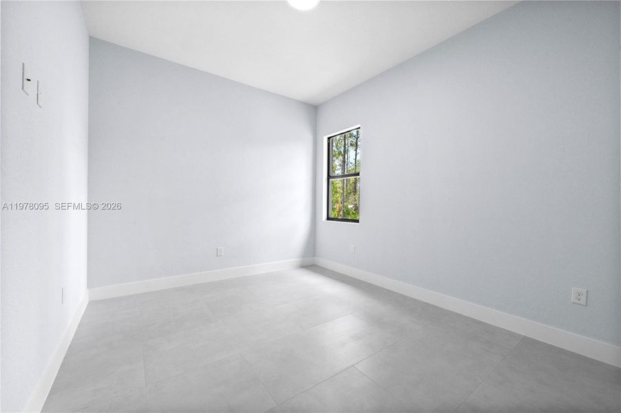 Spacious, unfurnished interior of a new home in , Naples (Image 31).