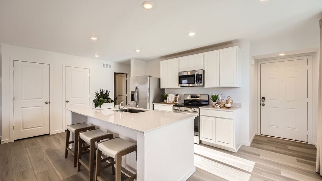 2504 Elm Kitchen 1of3 F1