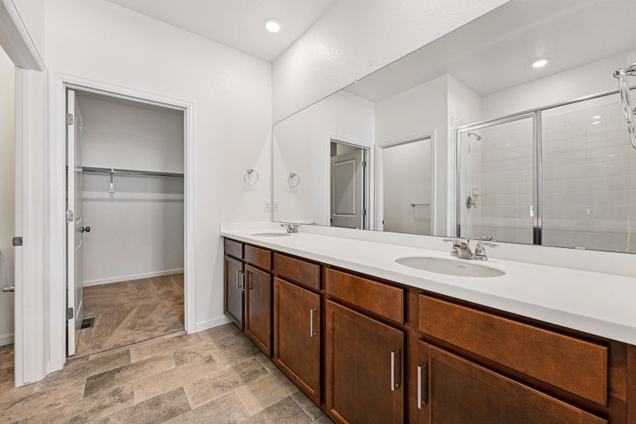 Representative furnished interior of a home built from the The Castlewood by Taylor Morrison in The Aurora Highlands Landmark Collection, Aurora (Image 16).