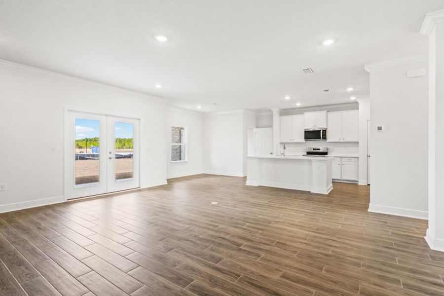 Spacious, unfurnished interior of a new home in Natureview, Freeport (Image 18).