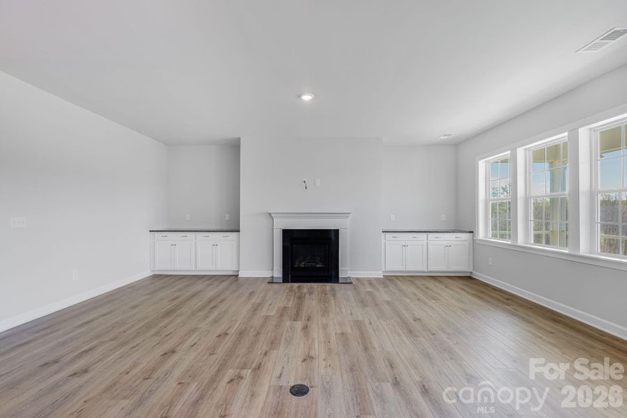 Spacious, unfurnished interior of a new home in Roselyn, Lancaster (Image 27). Spacious, unfurnished interior of a new home in Roselyn, Lancaster (Image 27).