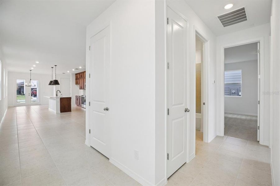 Spacious, unfurnished interior of a new home in , Winter Garden (Image 32).