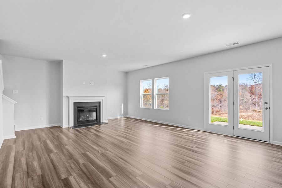 Spacious, unfurnished interior of a new home in Bell West, Kernersville (Image 15).