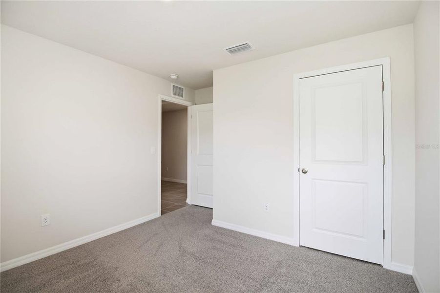 Spacious, unfurnished interior of a new home in Mandarin Grove, Palmetto (Image 48).