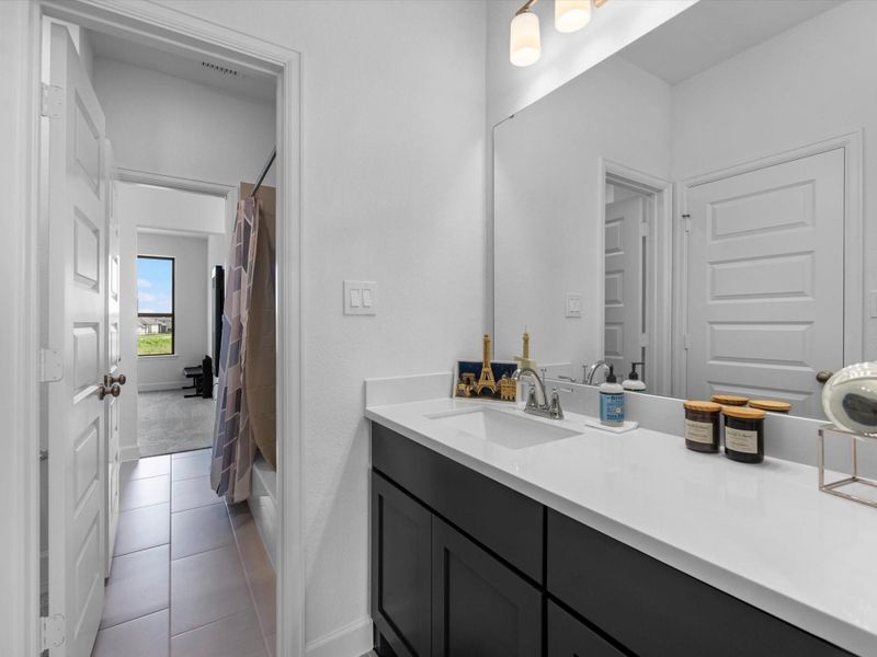 Furnished interior view inside a new home in Valencia, Manvel (Image 36).