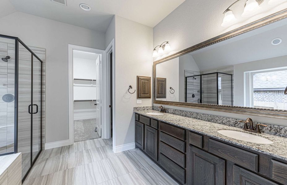 Representative furnished interior of a home built from the 3326 by Ravenna Homes in Cross Creek West, Fulshear (Image 34).