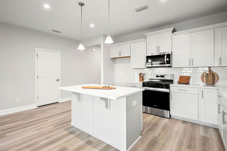 Furnished interior view inside a new home in Salem Bay, Beaufort (Image 8).